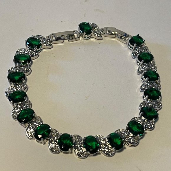 Green and CZ Crystal Tennis Bracelet NEW - Picture 3 of 3